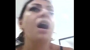 كس الشفتين ممارسة الجنس مع امرأة سمراء مفلس الذي يعرف الوظيفة بشكل جيد